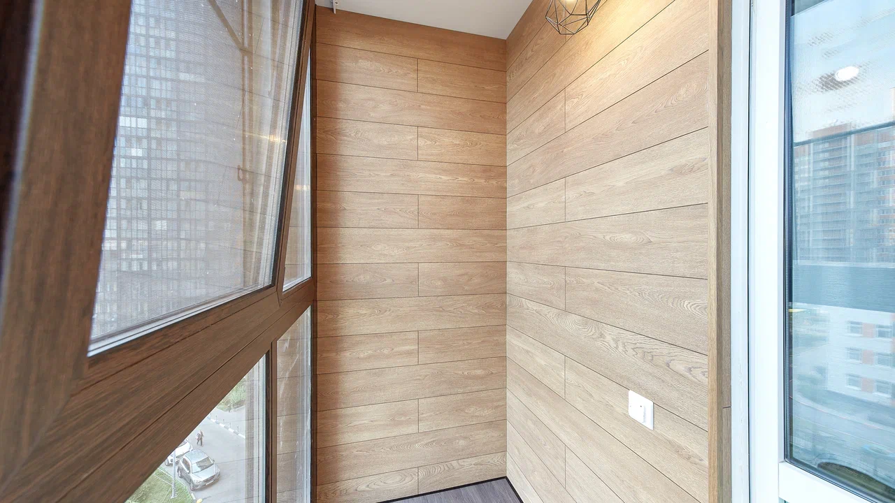 Отделка балконов под ключ в Королёве